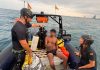 Detenido un hombre tras ser rescatado en el mar en el Port Olímpic de Barcelona Detenido un hombre tras ser rescatado en el mar en el Port Olímpic de Barcelona
