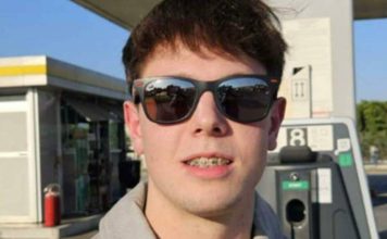 El joven italiano agredido en el Fòrum de Barcelona sigue en coma El joven italiano agredido en el Fòrum de Barcelona sigue en coma