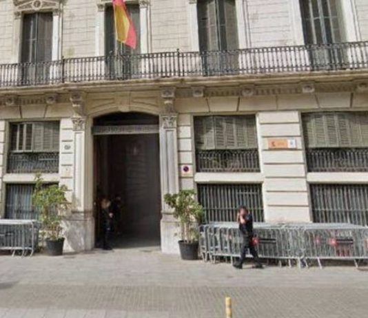 El robo de un reloj de 60.000€ en Barcelona junto a la comisaria de Laietana termina con un detenido El robo de un reloj de 60.000€ en Barcelona junto a la comisaria de Laietana termina con un detenido