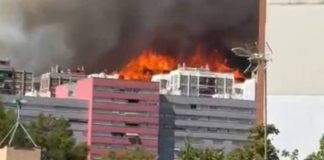 Incendio en Collserola: se levanta el confinamiento en Nou Barris Incendio en Collserola se levanta el confinamiento en Nou Barris