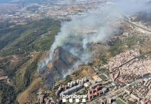 Incendio en Collserola: desalojos en Torre Baró por el fuego Incendio en Collserola: desalojos en Torre Baró por el fuego