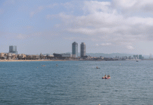Los Bomberos de Barcelona refuerzan el salvamento acuático en el litoral Los Bomberos de Barcelona refuerzan el salvamento acuático en el litoral