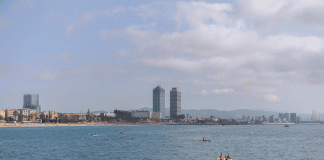 Los Bomberos de Barcelona refuerzan el salvamento acuático en el litoral Los Bomberos de Barcelona refuerzan el salvamento acuático en el litoral