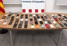 Los Mossos recuperan 74 móviles robados en el Brunch Electronik Los Mossos recuperan 74 móviles robados en el Brunch Electronik