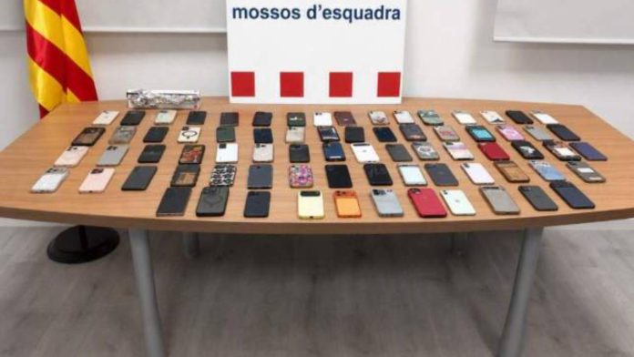 Los Mossos recuperan 74 móviles robados en el Brunch Electronik