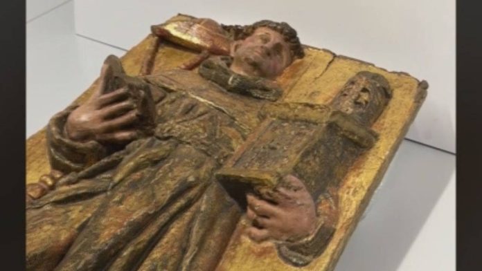 Recuperan en Barcelona un relieve del siglo XVI robado en un monasterio de Navarra