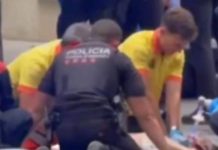 Un hombre queda en estado crítico tras un apuñalamiento en el Borne de Barcelona Un hombre queda en estado crítico tras un apuñalamiento en el Borne de Barcelona