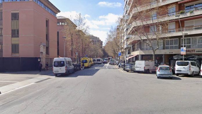 Buscan a un hombre por una agresión sexual a una niña en el Eixample Buscan a un hombre por una agresión sexual a una niña en el Eixample