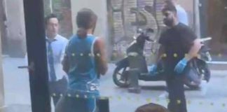 Detenido tras herir con un cuchillo a una persona en Barcelona Detenido tras herir con un cuchillo a una persona en Barcelona