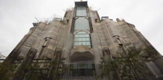 La Sagrada Familia propone derribar solo el edificio de Nuñez y Navarro La Sagrada Familia propone derribar solo el edificio de Nuñez y Navarro