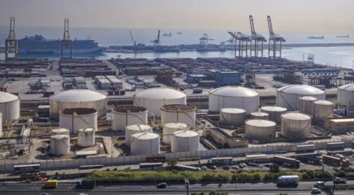 Diez heridos por monóxido de carbono en el puerto de Barcelona Diez heridos por monóxido de carbono en el puerto de Barcelona