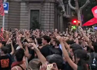 Protesta por la vivienda en Barcelona durante la visita de Sánchez Protesta por la vivienda en Barcelona durante la visita de Sánchez