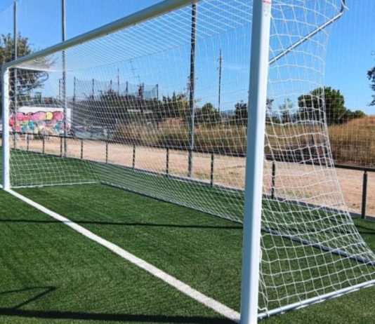 Renuevan el césped de los campos de la Teixonera y Foixarda Renuevan el césped de los campos de la Teixonera y Foixarda