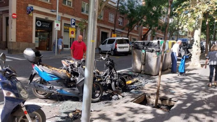 Siete contenedores arden en una nueva oleada en el Guinardó