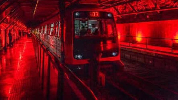 TMB abre la estación fantasma de Gaudí y otros espacios del metro de Barcelona