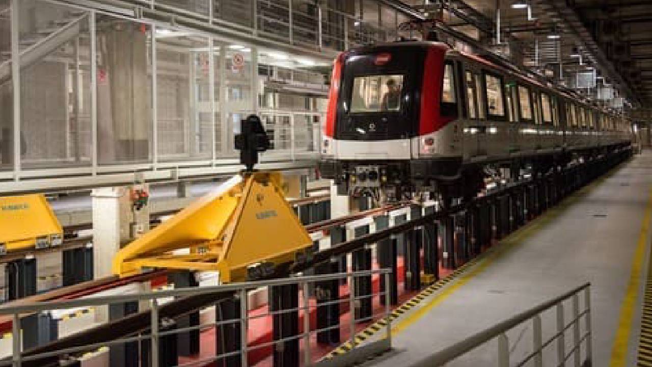 TMB abre la estación fantasma de Gaudí y otros espacios del metro de Barcelona