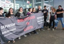 Trabajadoras municipales se movilizan durante el Pregó de la Mercè Trabajadoras municipales se movilizan durante el Pregó de la Mercè