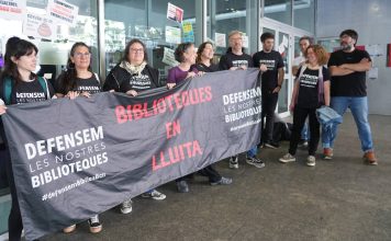 Trabajadoras municipales se movilizan durante el Pregó de la Mercè Trabajadoras municipales se movilizan durante el Pregó de la Mercè
