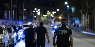 Tres detenidos por robar un reloj de 3.000 euros en la Barceloneta Tres detenidos por robar un reloj de 3.000 euros en la Barceloneta