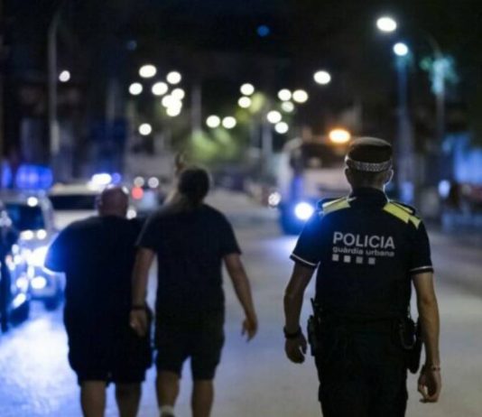 Tres detenidos por robar un reloj de 3.000 euros en la Barceloneta Tres detenidos por robar un reloj de 3.000 euros en la Barceloneta