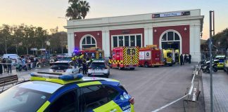 Tres heridos tras caer parte del techo de Fabra i Puig Tres heridos tras caer parte del techo de Fabra i Puig