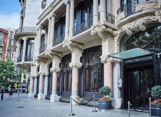 Un joven de 23 años, herido grave tras una agresión con arma blanca en un hotel de Barcelona Un joven de 23 años, herido grave tras una agresión con arma blanca en un hotel de Barcelona