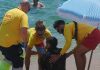 Rescatan a una bañista en la Barceloneta durante el temporal