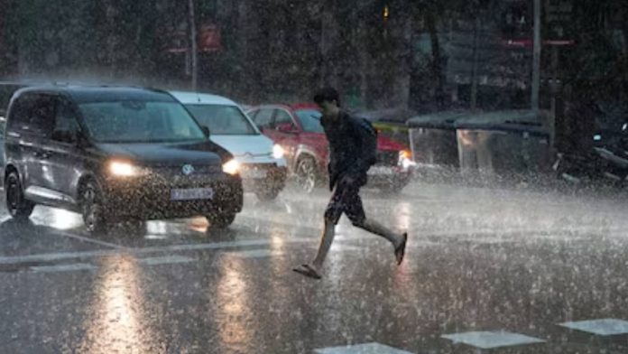 Alerta por lluvias torrenciales en Barcelona: última hora y avisos