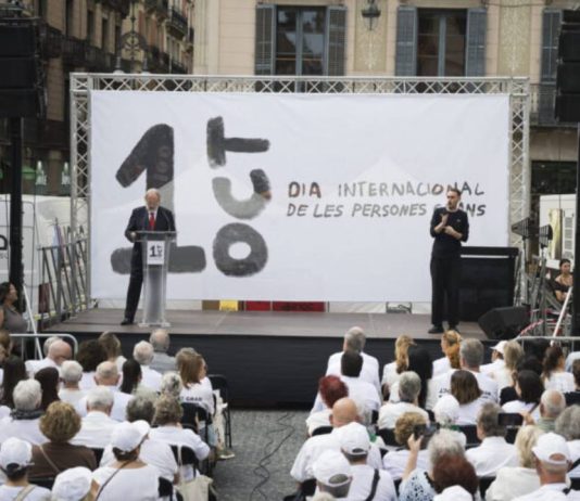 Barcelona celebra el Día de las Personas Mayores en Sant Jaume Barcelona celebra el Día de las Personas Mayores en Sant Jaume