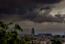 Barcelona rebaja la alerta tras las fuertes lluvias y recupera la movilidad Barcelona rebaja la alerta tras las fuertes lluvias y recupera la movilidad