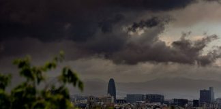 Barcelona rebaja la alerta tras las fuertes lluvias y recupera la movilidad Barcelona rebaja la alerta tras las fuertes lluvias y recupera la movilidad