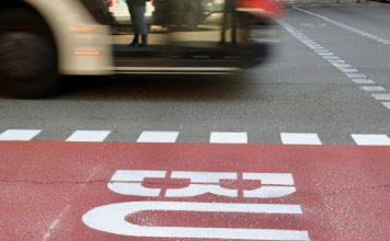 Desconvocada la huelga de autobuses de TMB tras un acuerdo sindical Desconvocada la huelga de autobuses de TMB tras un acuerdo sindical