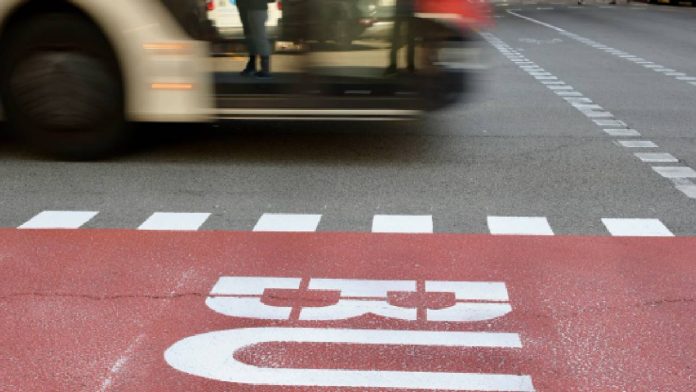 Desconvocada la huelga de autobuses de TMB tras un acuerdo sindical