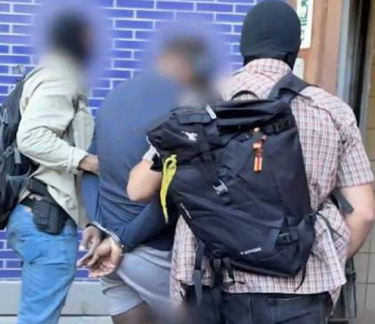 Detenido en Barcelona un fugitivo condenado a 30 años por asesinato Detenido en Barcelona un fugitivo condenado a 30 años por asesinato