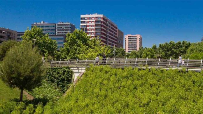 Diagonal Mar organiza tres paseos gratuitos para descubrir la biodiversidad