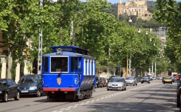El Tramvia Blau celebra 125 años con visitas en Barcelona
