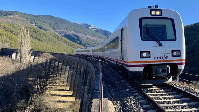 Huelga de Renfe el 29 de octubre Huelga de Renfe el 29 de octubre: trenes AVE y Media Distancia