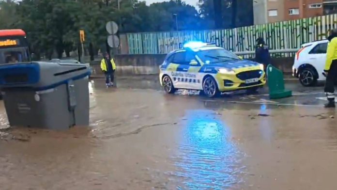 Lluvias torrenciales en Barcelona: cortes en Ronda de Dalt, metro y Rodalies