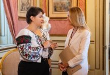 Maria Eugènia Gay se reúne con Sasha Romantsova en Barcelona Maria Eugènia Gay se reúne con Sasha Romantsova en Barcelona