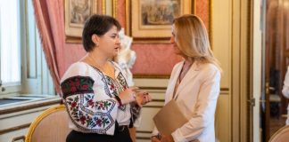 Maria Eugènia Gay se reúne con Sasha Romantsova en Barcelona Maria Eugènia Gay se reúne con Sasha Romantsova en Barcelona