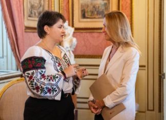 Maria Eugènia Gay se reúne con Sasha Romantsova en Barcelona Maria Eugènia Gay se reúne con Sasha Romantsova en Barcelona