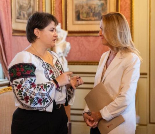 Maria Eugènia Gay se reúne con Sasha Romantsova en Barcelona Maria Eugènia Gay se reúne con Sasha Romantsova en Barcelona