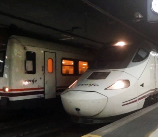 Renfe cancela trenes entre Catalunya y València por la lluvia Renfe cancela trenes entre Catalunya y València por la lluvia