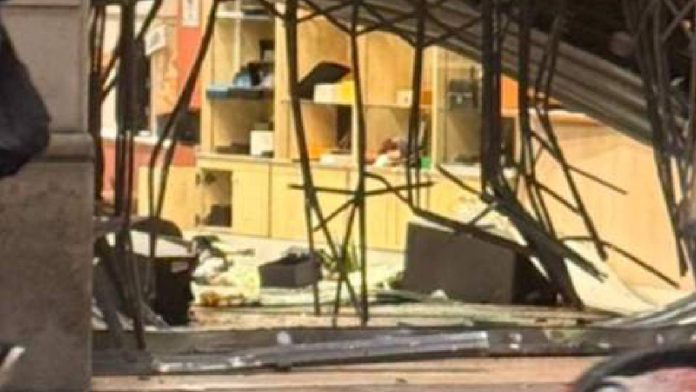 Roban una tienda de lujo del Eixample mediante un alunizaje