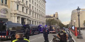 Tensión en Barcelona por una protesta juvenil en plaza Catalunya Tensión en Barcelona por una protesta juvenil en plaza Catalunya