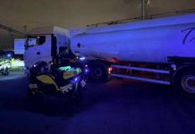 Un camión cisterna inmovilizado en Barcelona tras dar positivo en cocaína el conductor Un camión cisterna inmovilizado en Barcelona tras dar positivo en cocaína el conductor