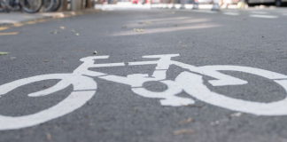 Barcelona trasladará el carril bici de la calle Marina a la calzada